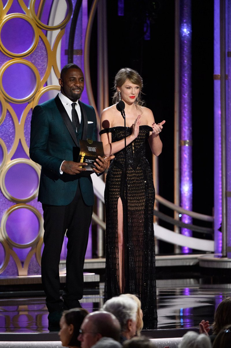 Taylor Swift at 76th Annual Golden Globe Awards — photo 9