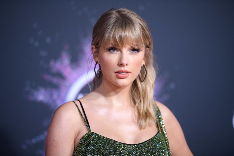 Taylor Swift at 2019 American Music Awards — photo 10