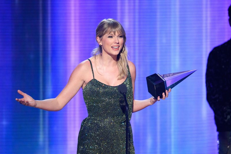 Taylor Swift at 2019 American Music Awards — photo 21