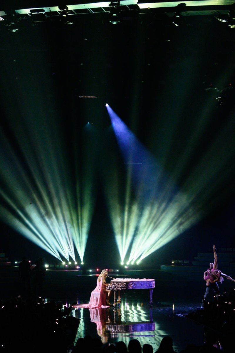 Taylor Swift at 2019 American Music Awards — photo 29