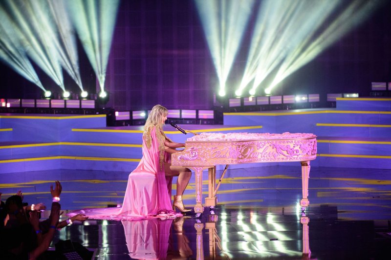 Taylor Swift at 2019 American Music Awards — photo 59