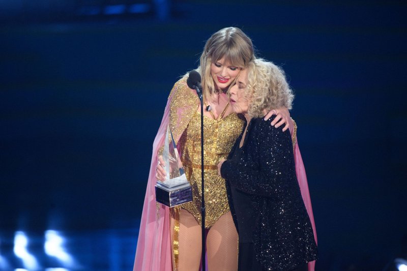 Taylor Swift at 2019 American Music Awards — photo 63