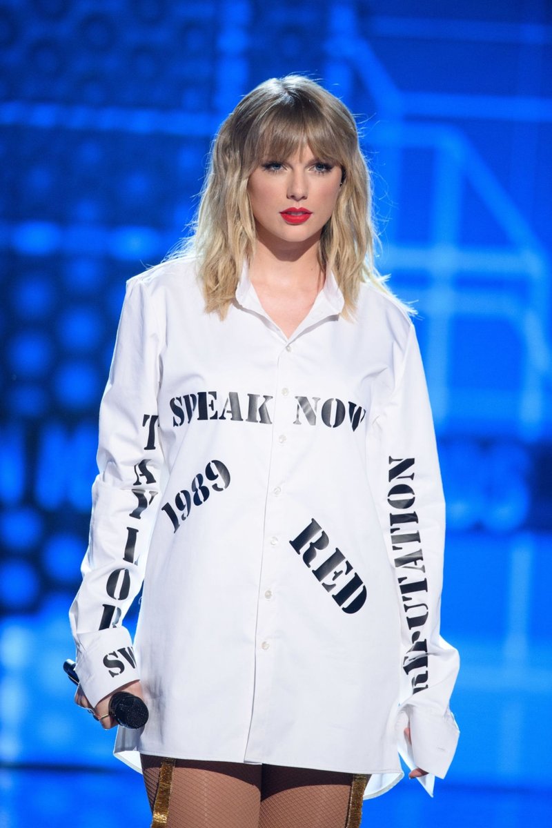 Taylor Swift at 2019 American Music Awards — photo 70