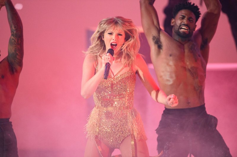 Taylor Swift at 2019 American Music Awards — photo 76