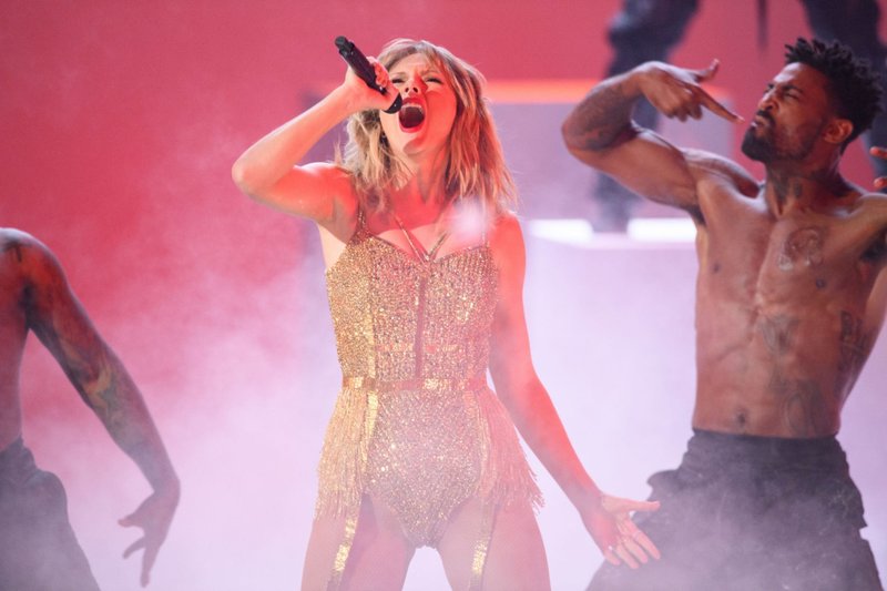 Taylor Swift at 2019 American Music Awards — photo 79