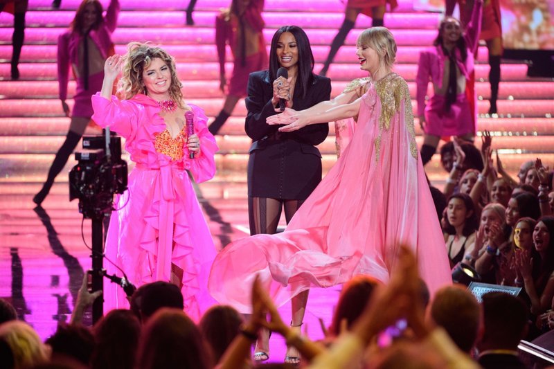 Taylor Swift at 2019 American Music Awards — photo 92