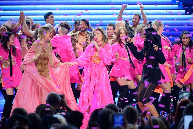 Taylor Swift at 2019 American Music Awards — photo 95