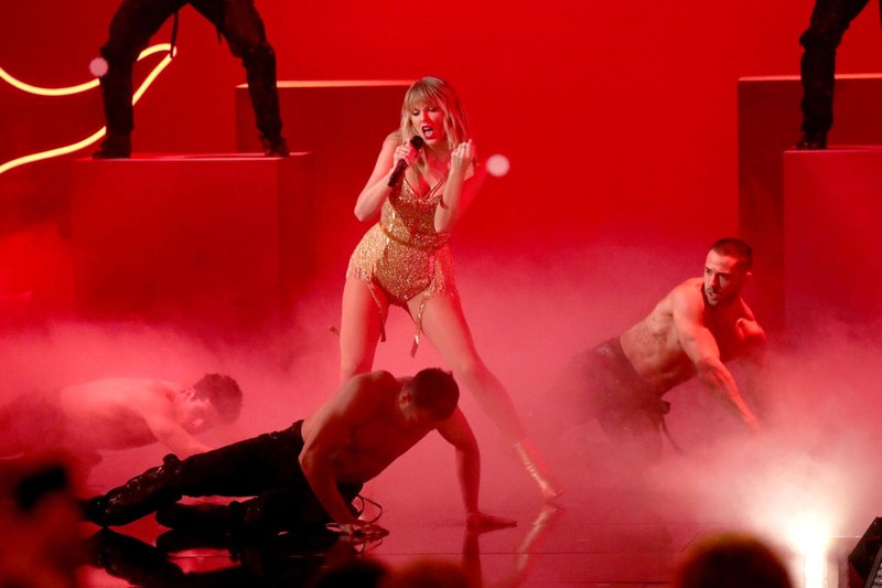 Taylor Swift at 2019 American Music Awards — photo 251