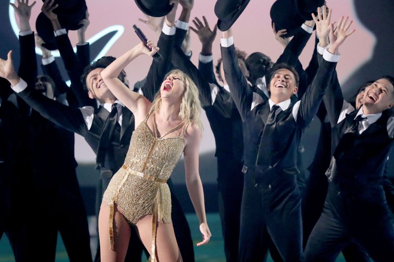 Taylor Swift at 2019 American Music Awards — photo 273