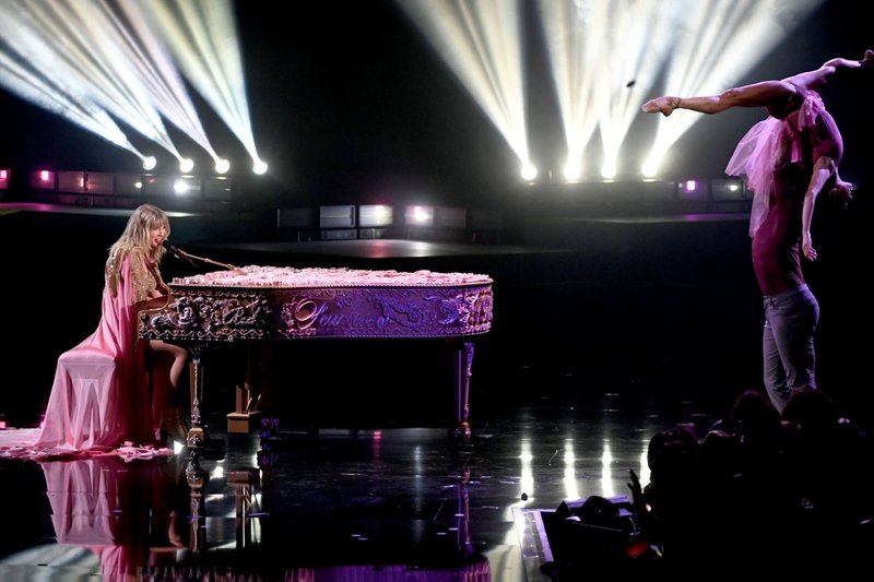 Taylor Swift at 2019 American Music Awards — photo 274