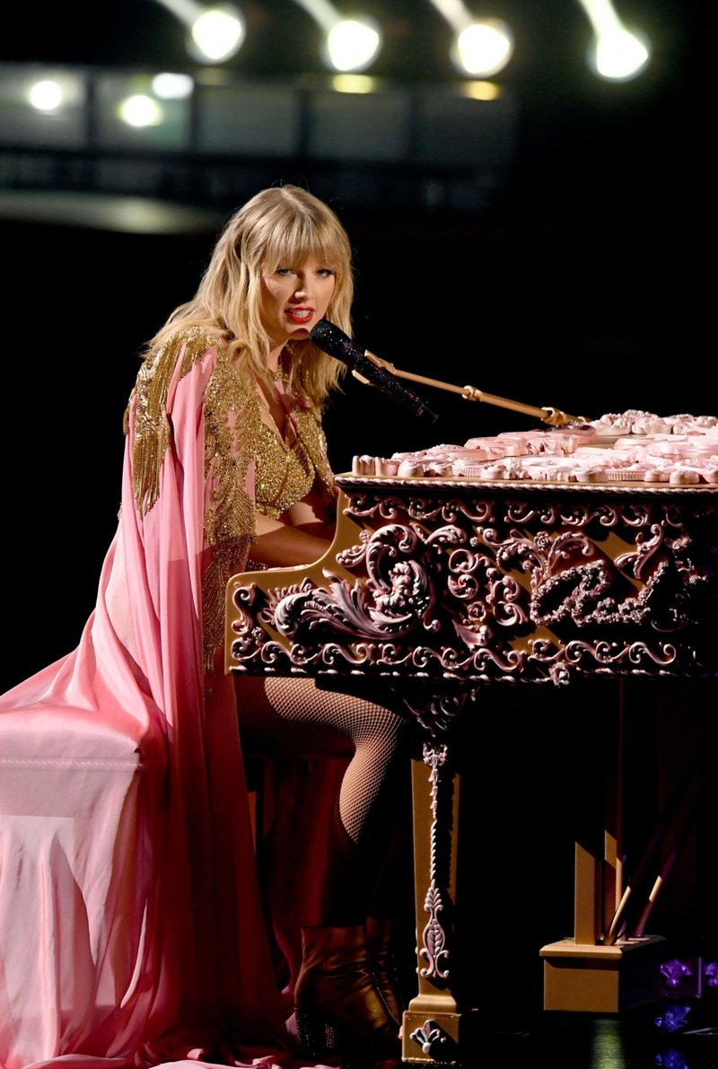 Taylor Swift at 2019 American Music Awards — photo 290