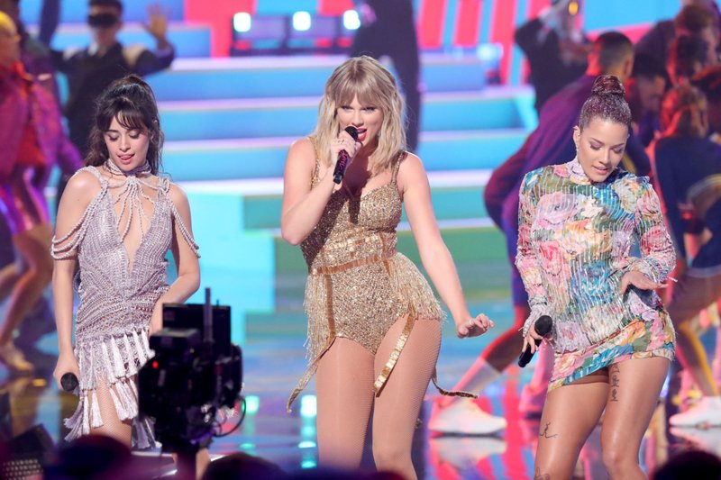 Taylor Swift at 2019 American Music Awards — photo 297