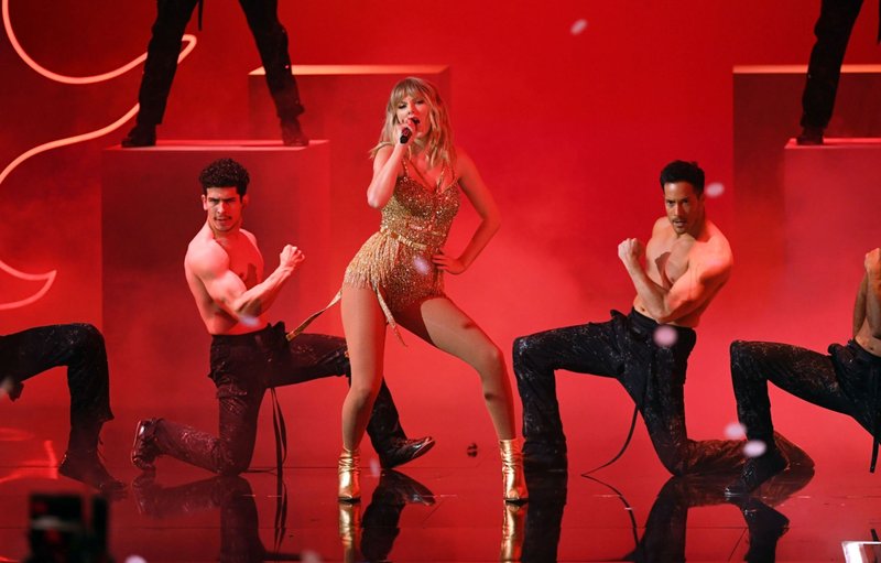 Taylor Swift at 2019 American Music Awards — photo 304