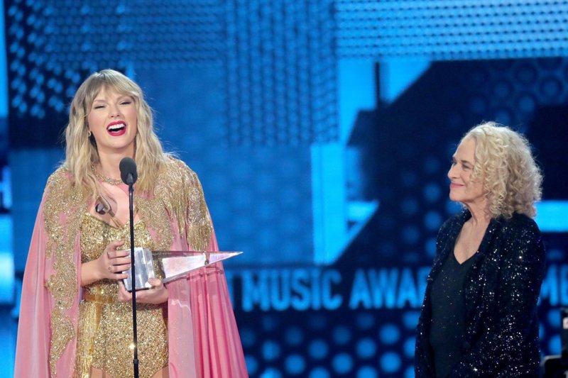 Taylor Swift at 2019 American Music Awards — photo 320