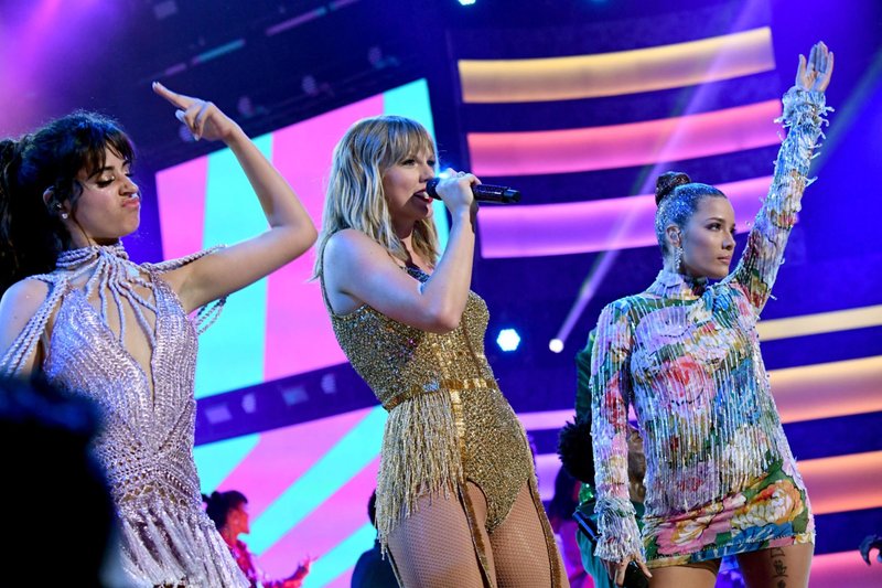 Taylor Swift at 2019 American Music Awards — photo 356