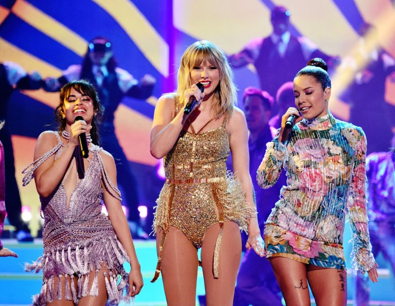 Taylor Swift at 2019 American Music Awards — photo 376