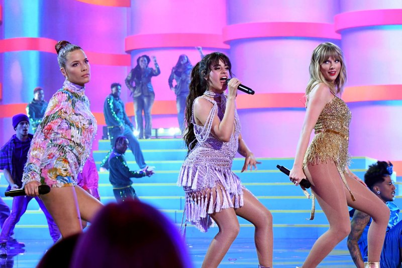 Taylor Swift at 2019 American Music Awards — photo 387