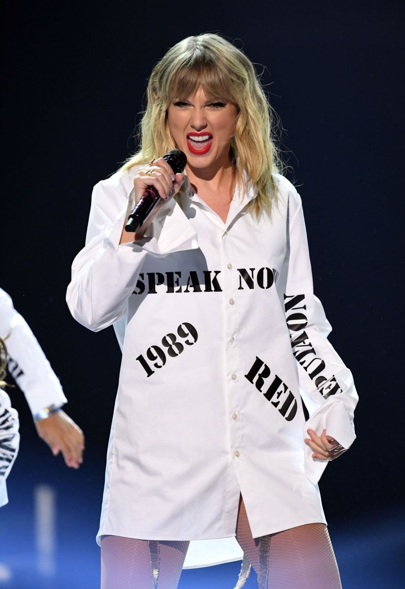 Taylor Swift at 2019 American Music Awards — photo 401