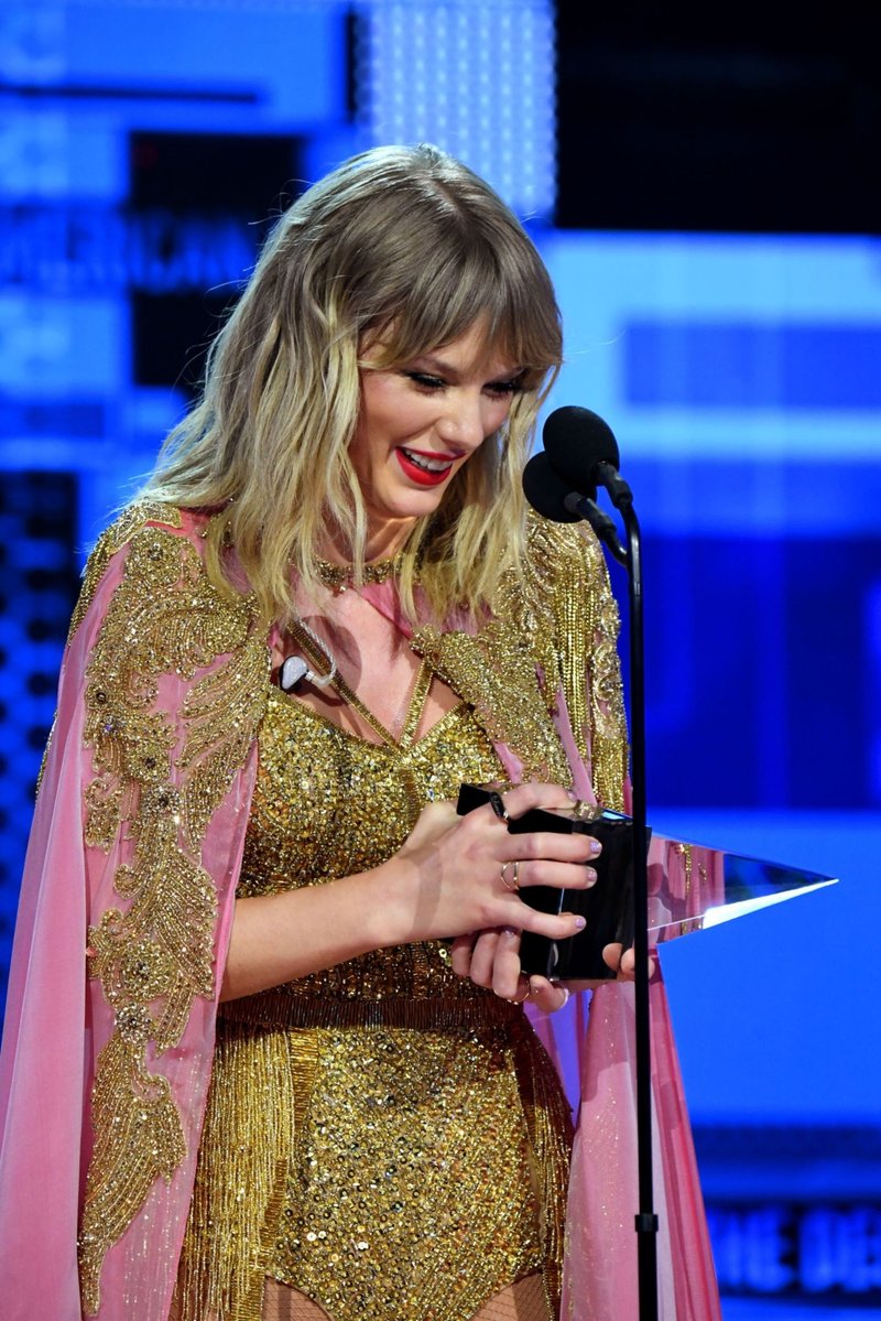 Taylor Swift at 2019 American Music Awards — photo 409