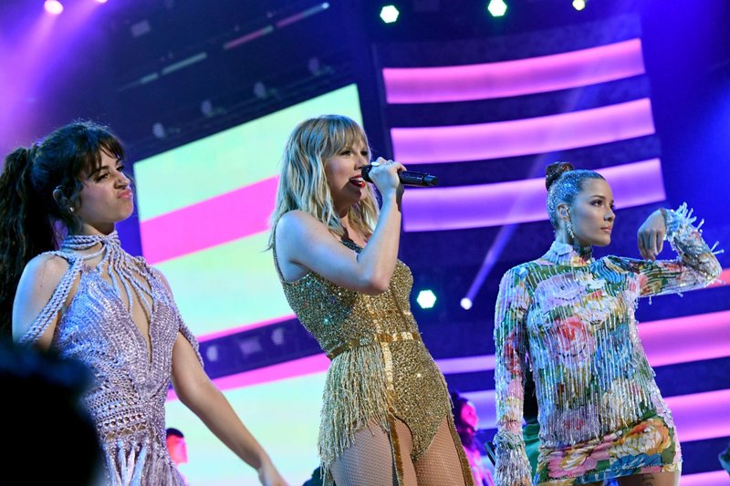 Taylor Swift at 2019 American Music Awards — photo 420