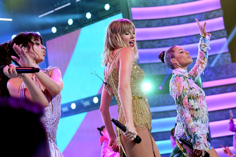 Taylor Swift at 2019 American Music Awards — photo 421