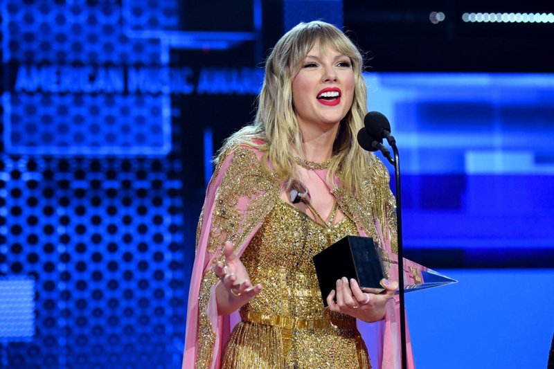 Taylor Swift at 2019 American Music Awards — photo 478