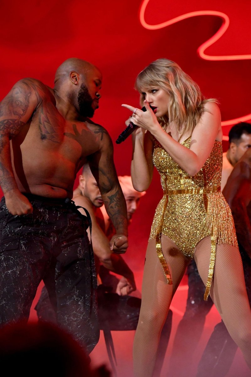 Taylor Swift at 2019 American Music Awards — photo 482