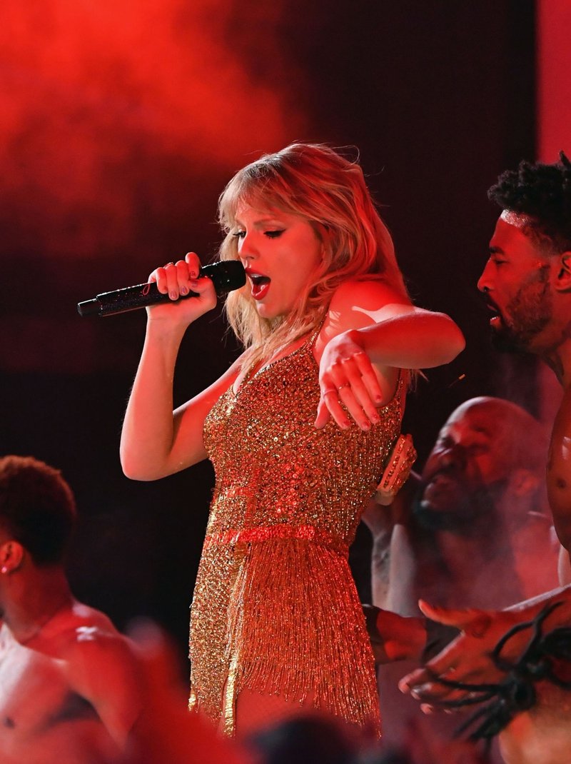Taylor Swift at 2019 American Music Awards — photo 486