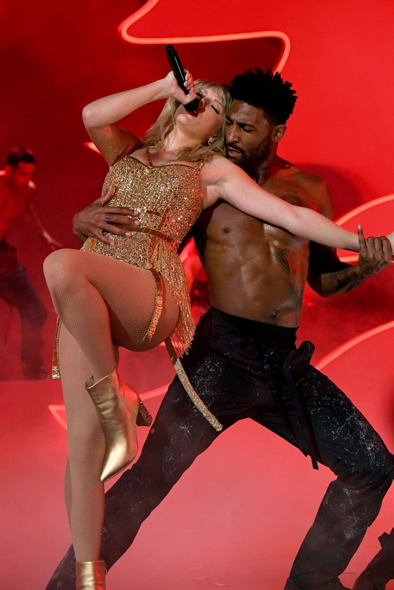 Taylor Swift at 2019 American Music Awards — photo 492