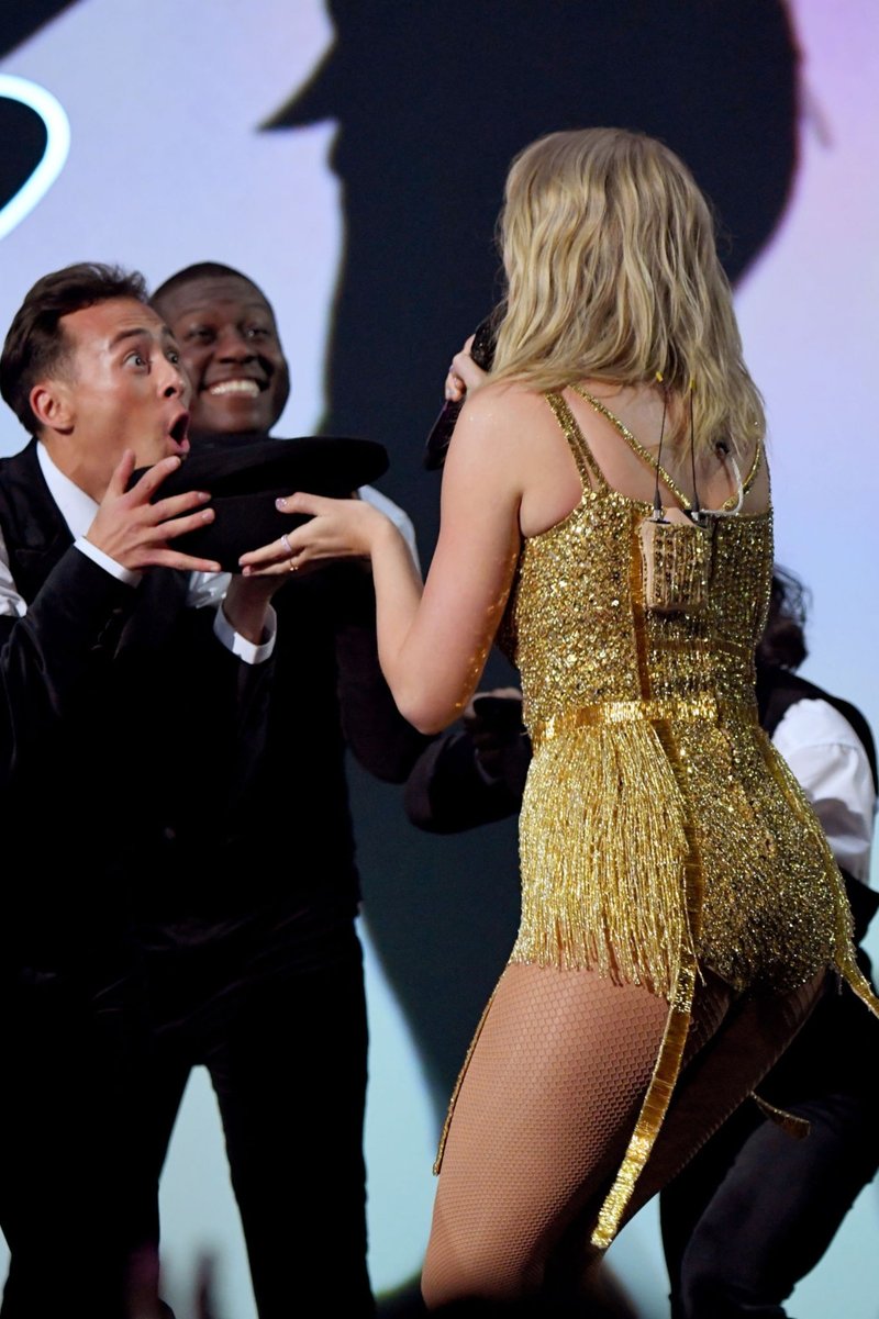 Taylor Swift at 2019 American Music Awards — photo 516