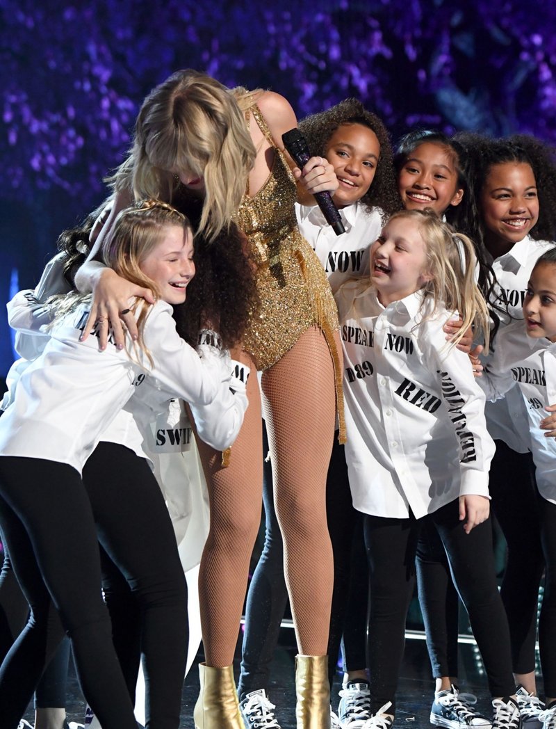 Taylor Swift at 2019 American Music Awards — photo 525