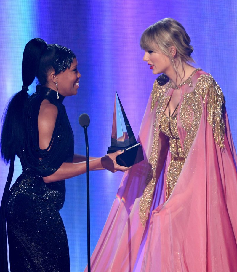 Taylor Swift at 2019 American Music Awards — photo 536
