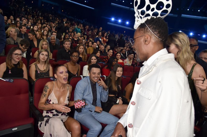 Taylor Swift at 2019 American Music Awards — photo 577