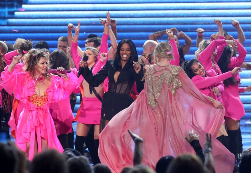 Taylor Swift at 2019 American Music Awards — photo 589