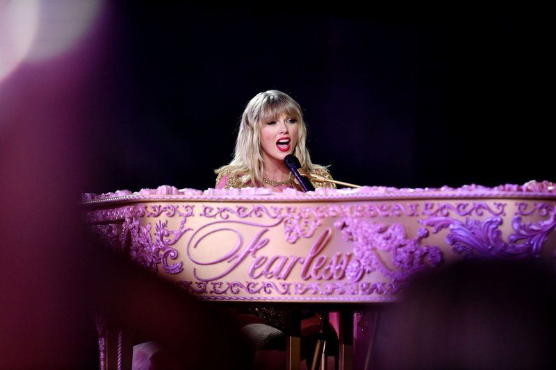 Taylor Swift at 2019 American Music Awards — photo 597