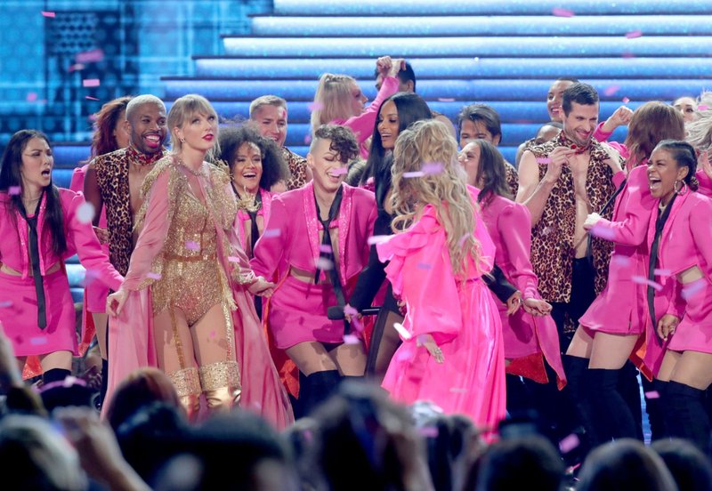 Taylor Swift at 2019 American Music Awards — photo 602