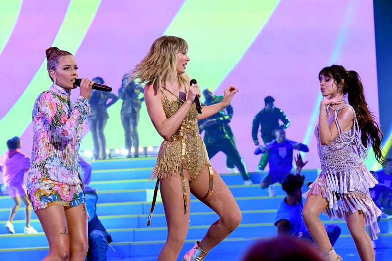 Taylor Swift at 2019 American Music Awards — photo 608