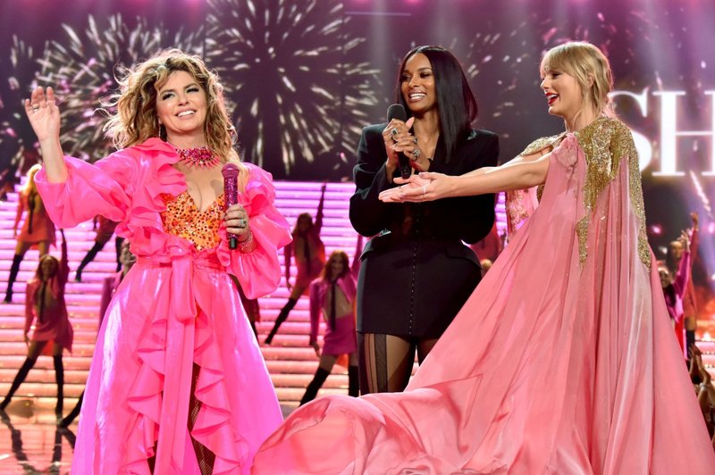 Taylor Swift at 2019 American Music Awards — photo 640