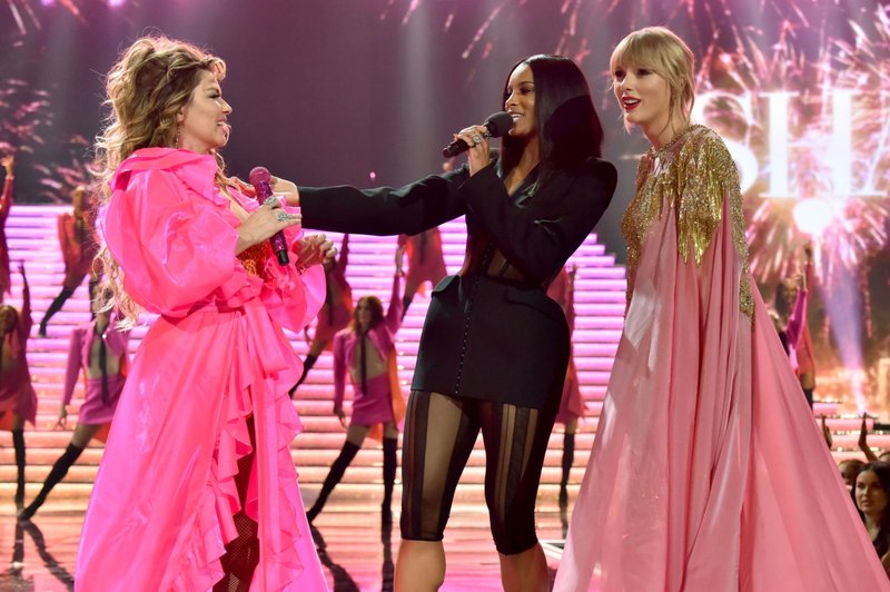 Taylor Swift at 2019 American Music Awards — photo 642