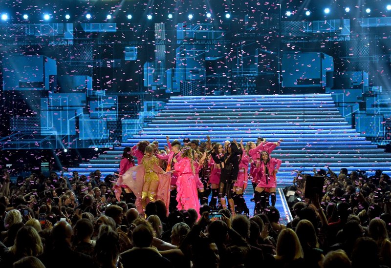 Taylor Swift at 2019 American Music Awards — photo 646