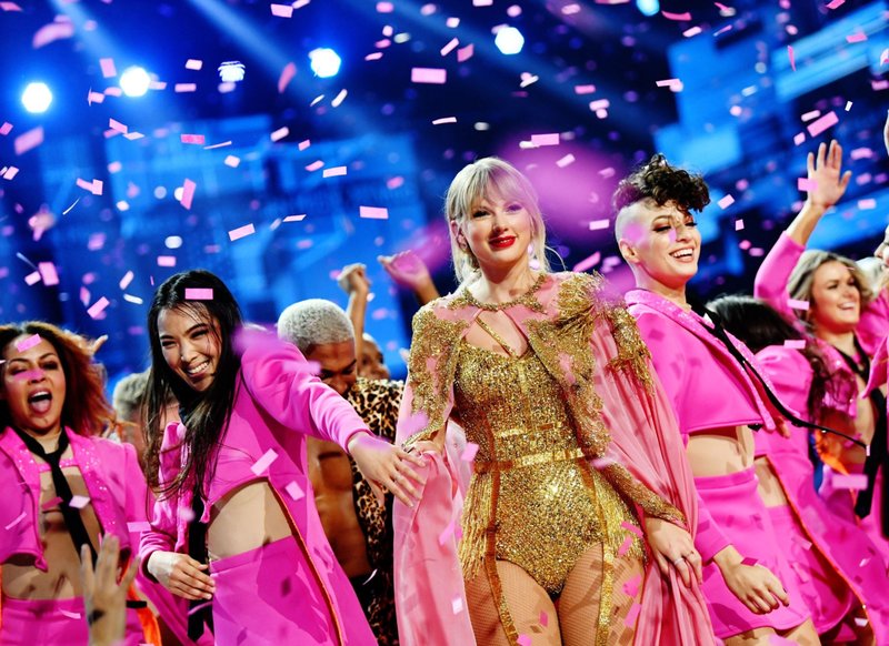 Taylor Swift at 2019 American Music Awards — photo 661
