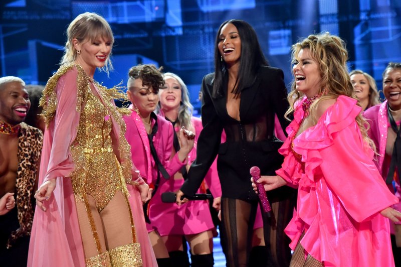 Taylor Swift at 2019 American Music Awards — photo 666