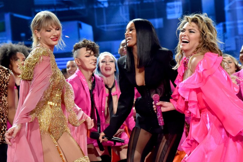 Taylor Swift at 2019 American Music Awards — photo 669