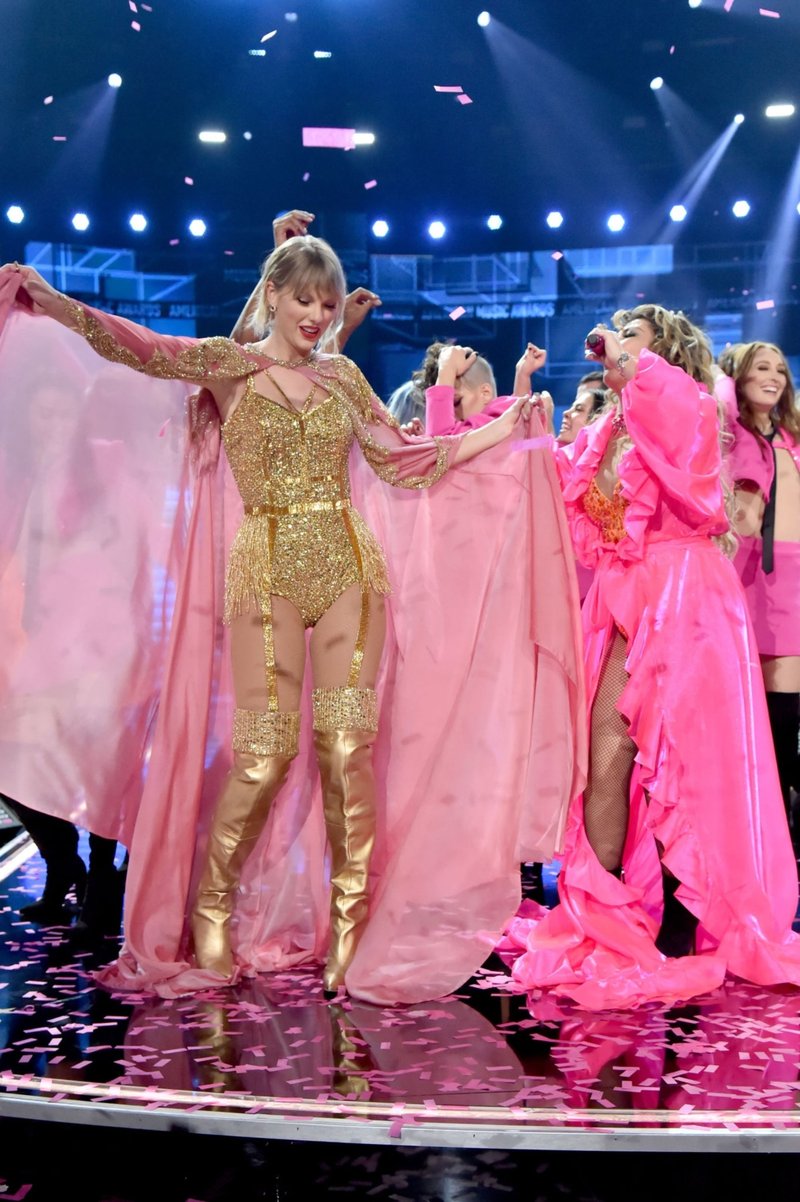 Taylor Swift at 2019 American Music Awards — photo 670