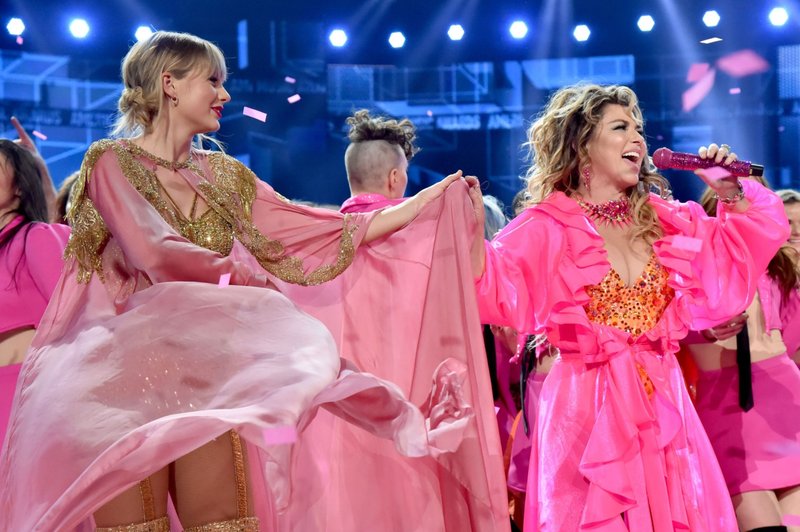 Taylor Swift at 2019 American Music Awards — photo 672