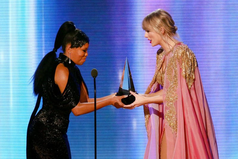 Taylor Swift at 2019 American Music Awards — photo 681