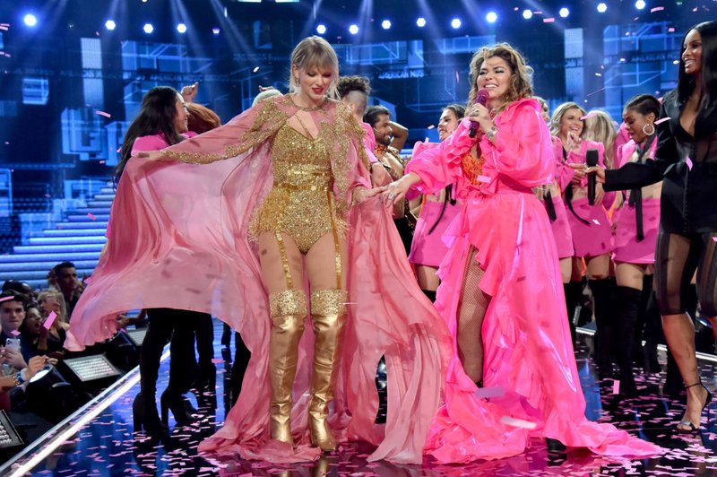 Taylor Swift at 2019 American Music Awards — photo 689