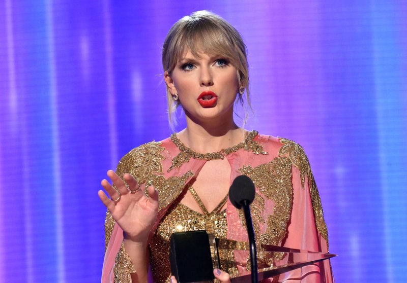 Taylor Swift at 2019 American Music Awards — photo 700