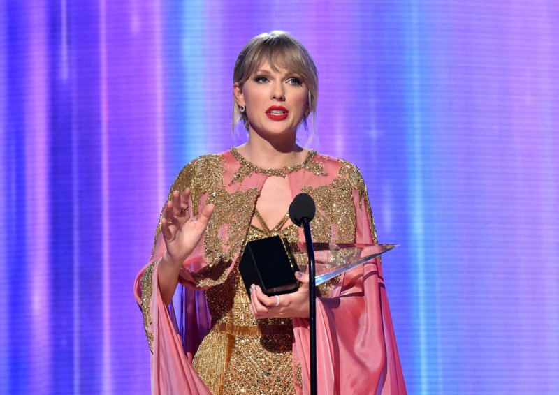 Taylor Swift at 2019 American Music Awards — photo 703