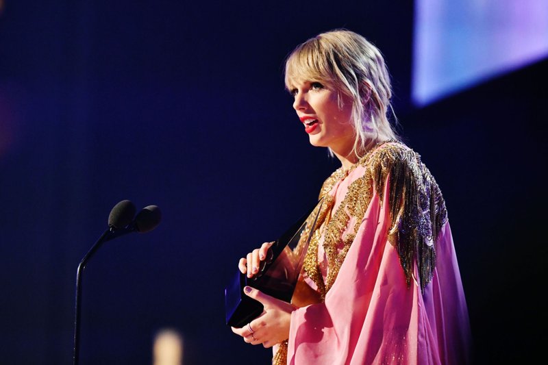Taylor Swift at 2019 American Music Awards — photo 720